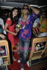 Akshay Kumar, Katrina Kaif at Tees Maar Khan music launch in Lonavla, MUmbai on 14th Nov 2010 (39).JPG